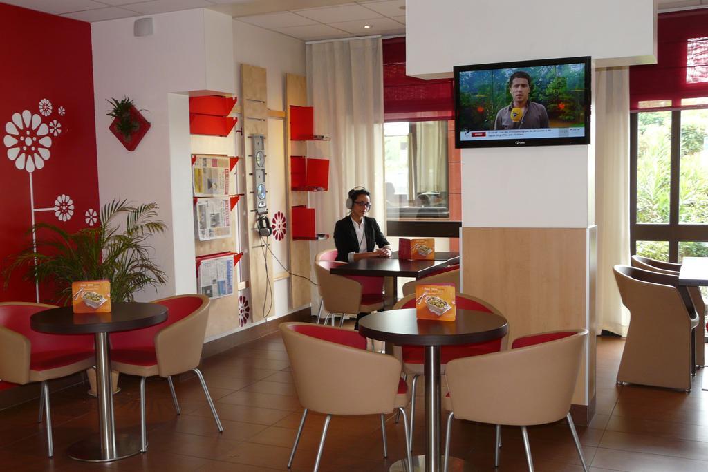 Hotel Ibis Toulouse Aeroport Blagnac Esterno foto