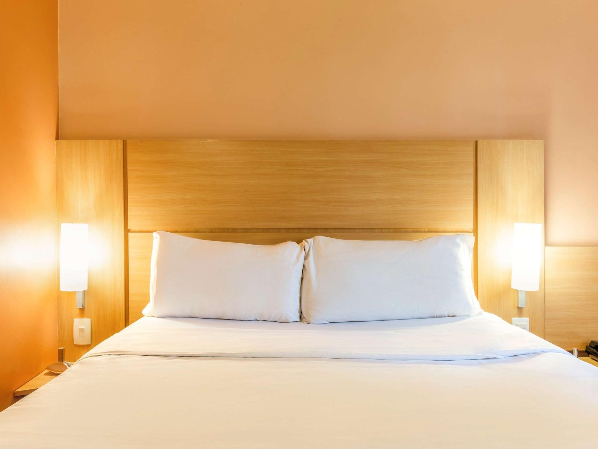 Hotel Ibis Toulouse Aeroport Blagnac Esterno foto