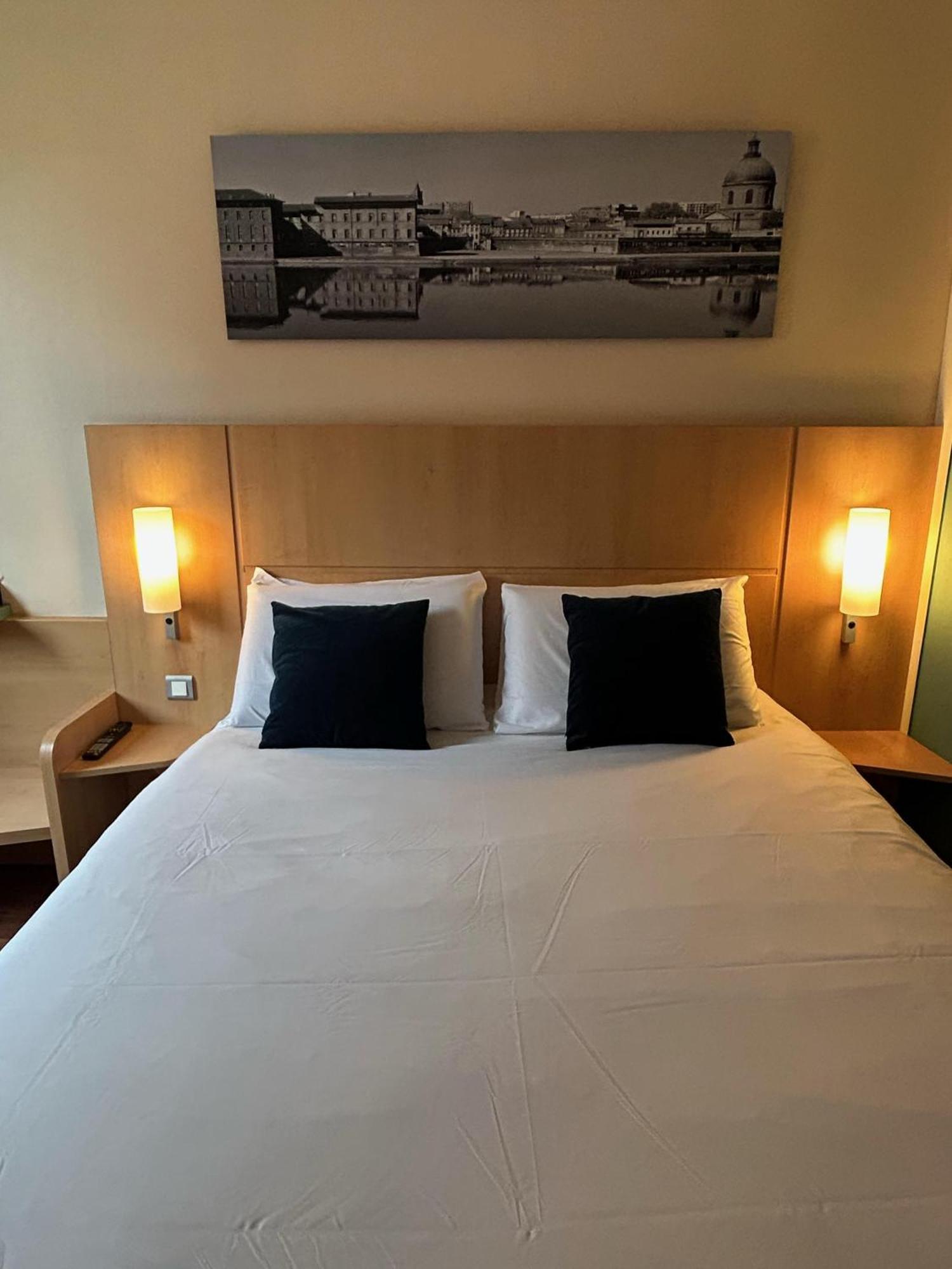 Hotel Ibis Toulouse Aeroport Blagnac Esterno foto