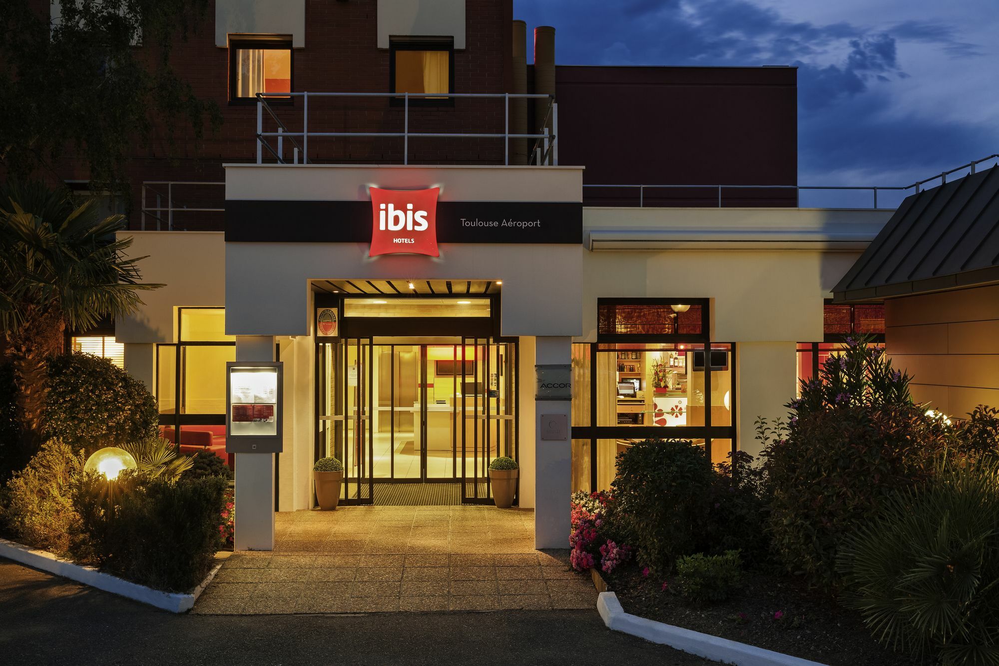Hotel Ibis Toulouse Aeroport Blagnac Esterno foto